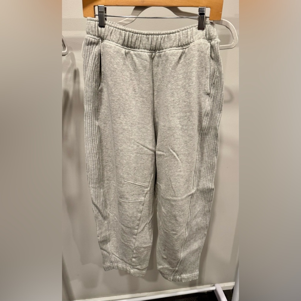 Aerie Light Gray Barrel Sweatpants